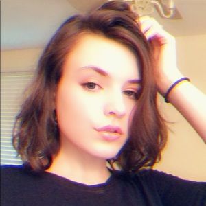 Meet your Posher, Eva